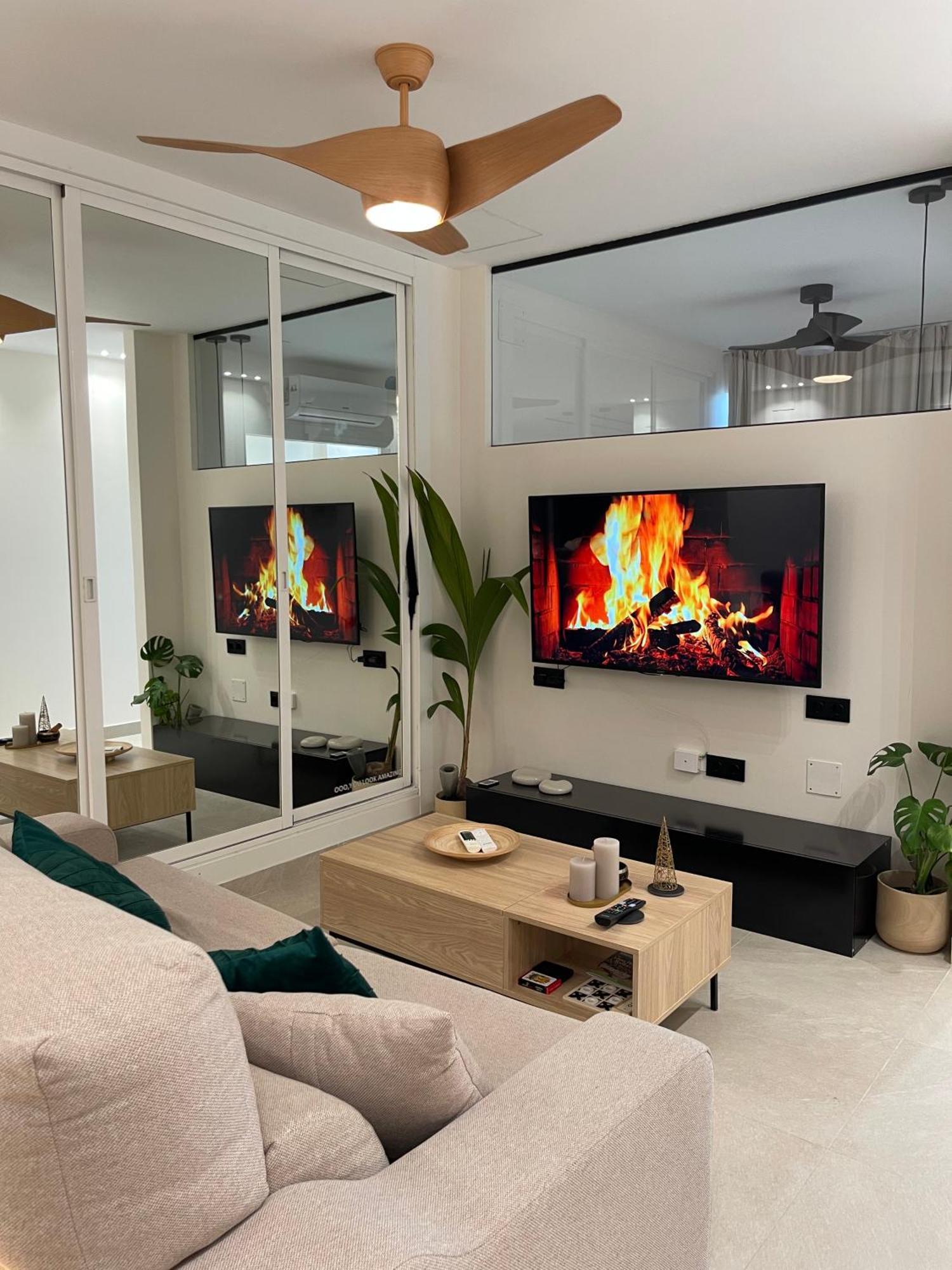 Zelun Suite Torremolinos Center Εξωτερικό φωτογραφία