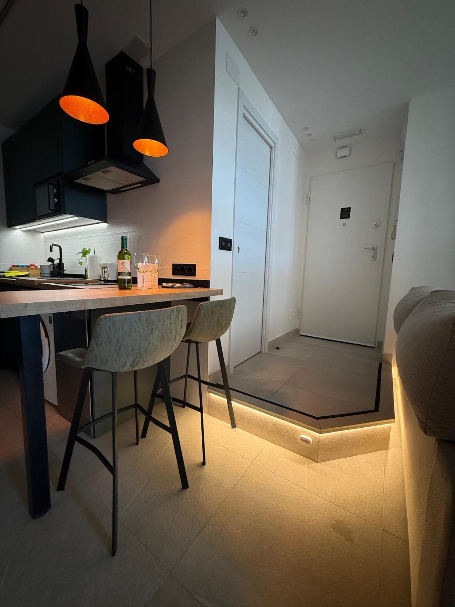 Zelun Suite Torremolinos Center Εξωτερικό φωτογραφία